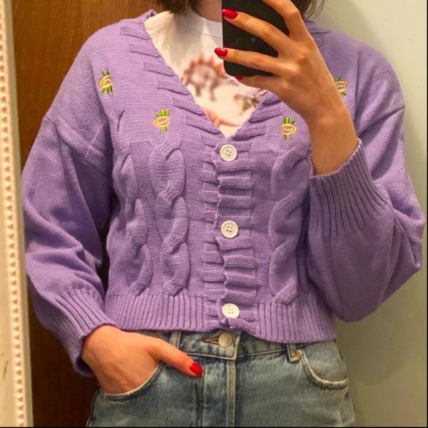 womens sweater autumn and winter women knitted fashion loose short v neck lantern floral vintage embroidery harajuku female cardigan, White;black
womens sweater autumn and winter women knitted fashion loose short v neck lantern floral vintage embroidery harajuku female cardigan, White;black