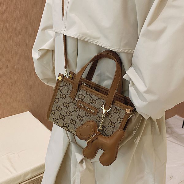 outlet online 70% off sale feeling portable small square bag foreign style women's versatile one shoulder messenger bag 2021 new fashio
outlet online 70% off sale feeling portable small square bag foreign style women's versatile one shoulder messenger bag 2021 new fashio