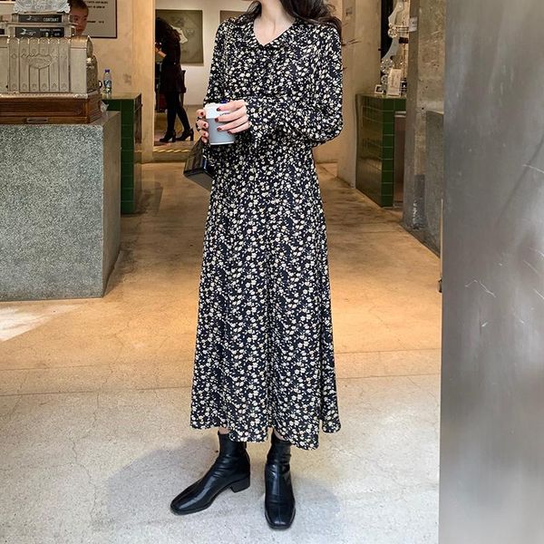 casual dresses women floral print dress 2021 spring autumn vintage v-neck long sleeve vestido loose ladies party robe femme, Black;gray
casual dresses women floral print dress 2021 spring autumn vintage v-neck long sleeve vestido loose ladies party robe femme, Black;gray