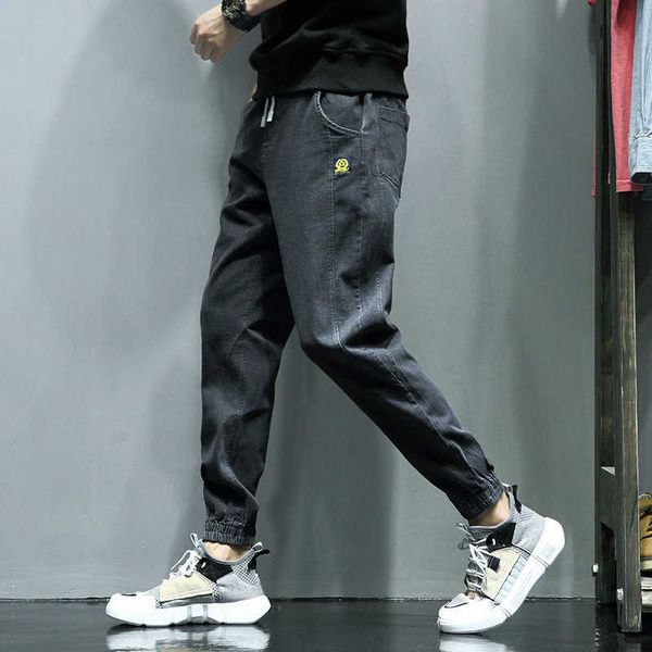 jeans autumn men's loose large casual black harem pants trend small feet elastic waist young pants, Blue
jeans autumn men's loose large casual black harem pants trend small feet elastic waist young pants, Blue