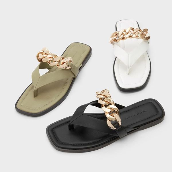 slippers 2021 summer women's black metal chain sandals square toe beach flip-flops for female three colors
slippers 2021 summer women's black metal chain sandals square toe beach flip-flops for female three colors
