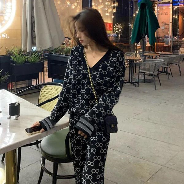women's two piece pants tsxt women fall 2021 fashion knit long sleeve v-neck + wide leg sports sweater 2 pieces set, White
women's two piece pants tsxt women fall 2021 fashion knit long sleeve v-neck + wide leg sports sweater 2 pieces set, White