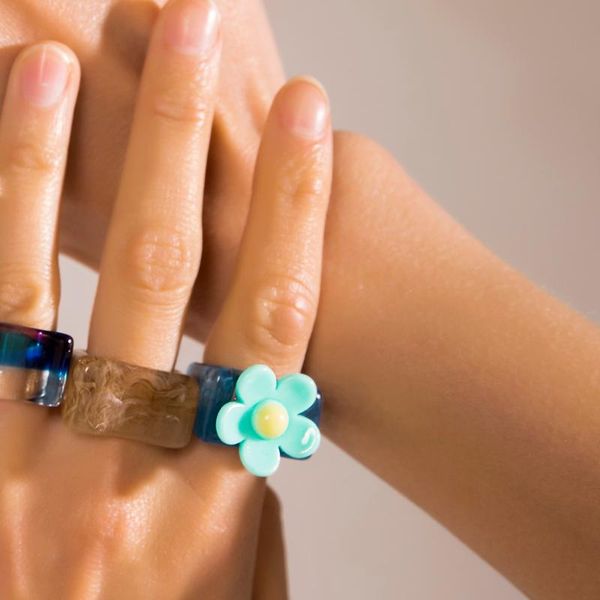 cluster rings 2021 trendy colorful sunflower acrylic resin for women girls irregular square chunky korea flower jewelry gift, Golden;silver
cluster rings 2021 trendy colorful sunflower acrylic resin for women girls irregular square chunky korea flower jewelry gift, Golden;silver
