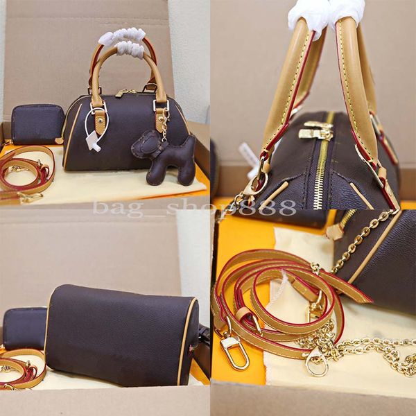 high-quality designer bags ladies handbag pillow bag coin purse pendant three-in-one flower classic multi-function large capacity 03
high-quality designer bags ladies handbag pillow bag coin purse pendant three-in-one flower classic multi-function large capacity 03