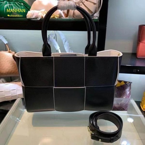 duffel bags fashion luxury handbags women inner bag design knit shoulder messenger female handmade woven large-capacity purses
duffel bags fashion luxury handbags women inner bag design knit shoulder messenger female handmade woven large-capacity purses