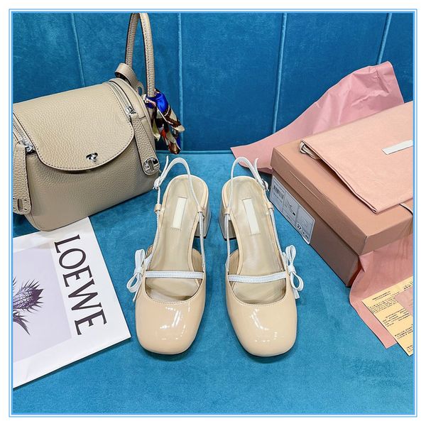 2021ss new arrival party slippers summer women shoes coarser heel flops genuine soft leather lady slipper metal letter high heeled sandals l, Black
2021ss new arrival party slippers summer women shoes coarser heel flops genuine soft leather lady slipper metal letter high heeled sandals l, Black