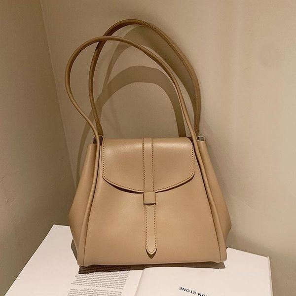 evening bags 2021 fashion autumn simple ins retro shoulder bag large capacity armpit tote luxury handbags designer
evening bags 2021 fashion autumn simple ins retro shoulder bag large capacity armpit tote luxury handbags designer