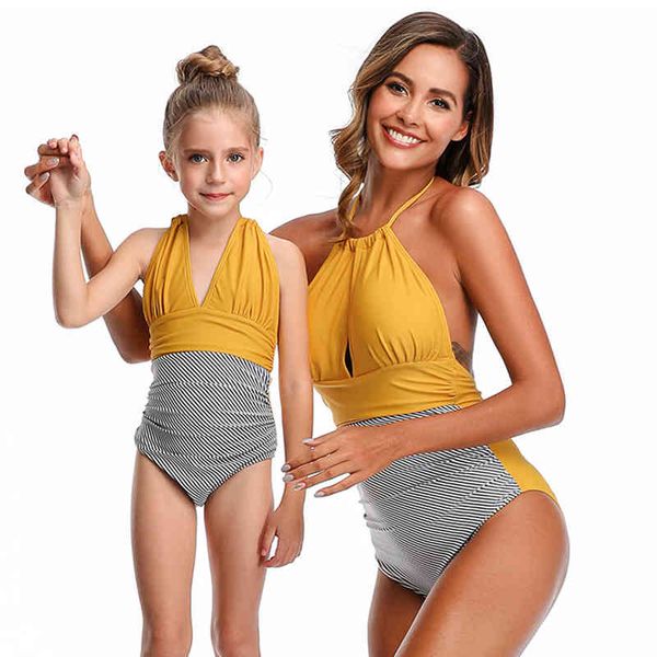 summer backless bikini one-piece swimsuit family matching swimwear women baby girls clothes mom and daughter 210429, Blue
summer backless bikini one-piece swimsuit family matching swimwear women baby girls clothes mom and daughter 210429, Blue
