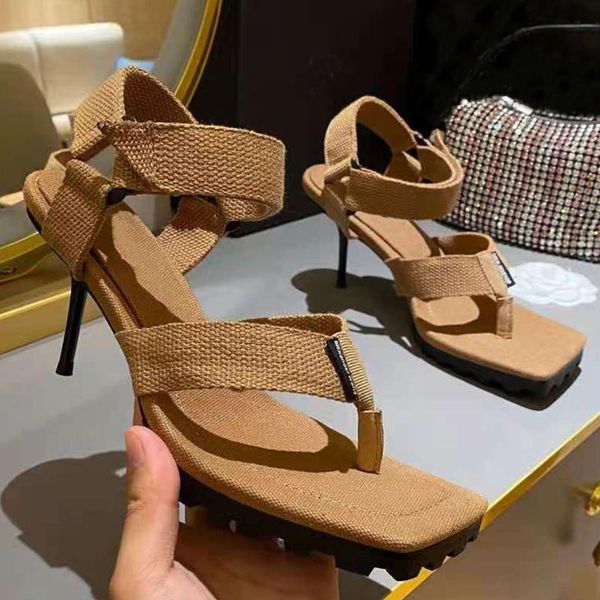 dress shoes 2021 aw stiletto buckle strap sandals female summer black square toe high heel waterproof platform flip-flops roman
dress shoes 2021 aw stiletto buckle strap sandals female summer black square toe high heel waterproof platform flip-flops roman
