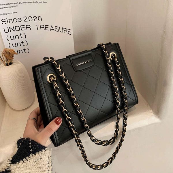 women large tote bag leather quilted design shopper shoulder classic metal chain shopping lady satchel luxury handbag
women large tote bag leather quilted design shopper shoulder classic metal chain shopping lady satchel luxury handbag