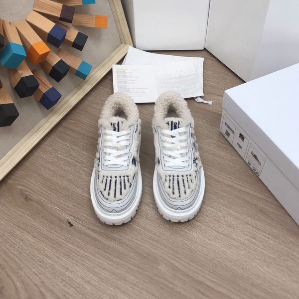 autumn and winter new women's shoes designer casual fashion luxury comfortable brand thickened plush white shoes, Red;white
autumn and winter new women's shoes designer casual fashion luxury comfortable brand thickened plush white shoes, Red;white