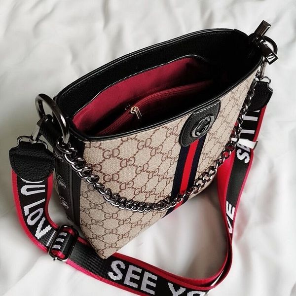 daily bag new bags female 2021 new fashion korean versatile one-shoulder messenger bag spring and summer fashion wide shoulder strap bucket
daily bag new bags female 2021 new fashion korean versatile one-shoulder messenger bag spring and summer fashion wide shoulder strap bucket