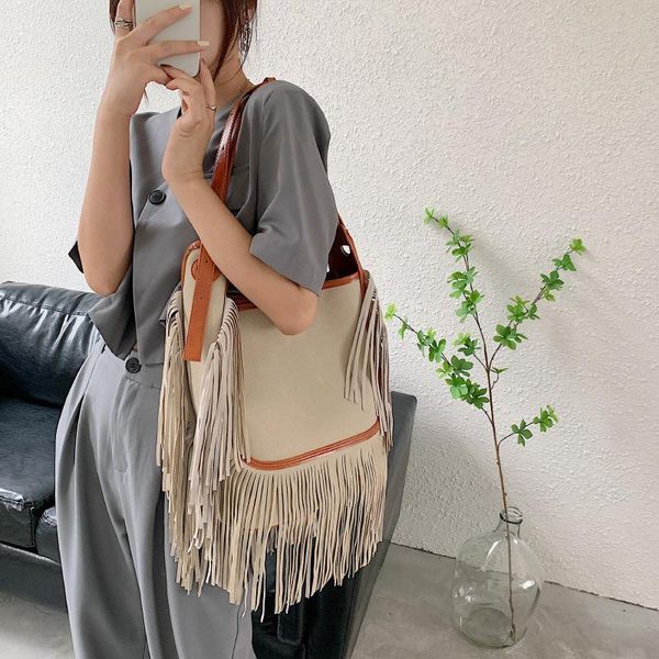 evening bags vintage tassel underarm bag 2021 high-quality matte pu leather women's designer handbag shoulder messenger
evening bags vintage tassel underarm bag 2021 high-quality matte pu leather women's designer handbag shoulder messenger