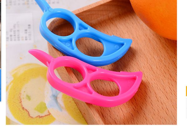200pcs/lot finger held grapefruit lemon orange peeler citrus peel opener kitchen tool
200pcs/lot finger held grapefruit lemon orange peeler citrus peel opener kitchen tool