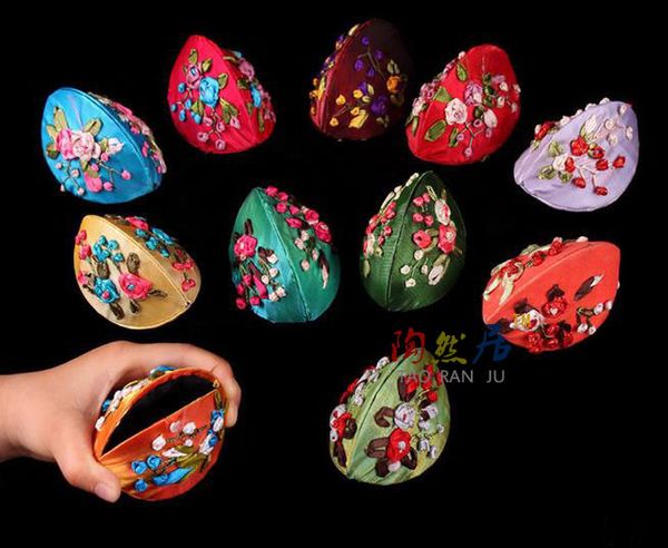portable handmade ribbon embroidery craft small jewellery packaging rings storage boxes silk brocade craft case 10pcs/lot mix color free, Black;white
portable handmade ribbon embroidery craft small jewellery packaging rings storage boxes silk brocade craft case 10pcs/lot mix color free, Black;white