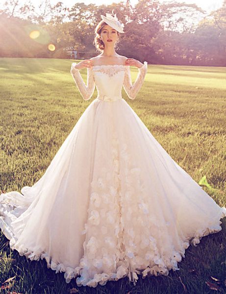 2016 new fashion elegant ball gown white court train off-the-shoulder long sleeves beading tulle lace wedding dresses 147
2016 new fashion elegant ball gown white court train off-the-shoulder long sleeves beading tulle lace wedding dresses 147