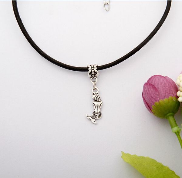 10 шт. / лот горячие продажа сплав древний серебряный русалка шарм подвески кожа веревка ожерелье мода женщины ювелирные изделия день святог, Silver
10 шт. / лот горячие продажа сплав древний серебряный русалка шарм подвески кожа веревка ожерелье мода женщины ювелирные изделия день святог, Silver