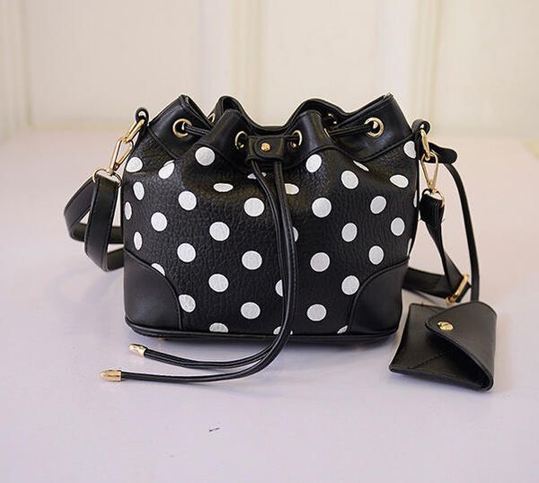 wholesale-fashion black and white handbags printing polka dot drawstring bucket bag crossbody bags for women small shoulder messenger bag
wholesale-fashion black and white handbags printing polka dot drawstring bucket bag crossbody bags for women small shoulder messenger bag