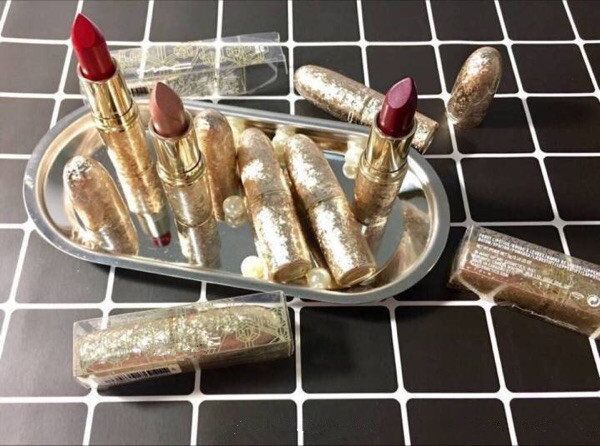 2017 wholesale chili snow ball rouge en snow lipsticks 6 colours holiday crush/elle belle/warm ice/ i'm glistening dhl
2017 wholesale chili snow ball rouge en snow lipsticks 6 colours holiday crush/elle belle/warm ice/ i'm glistening dhl