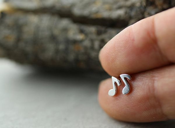Fashion silvering earrings beautiful Single music notation stud earrings stud earrings for women wholesale free shipping
Fashion silvering earrings beautiful Single music notation stud earrings stud earrings for women wholesale free shipping