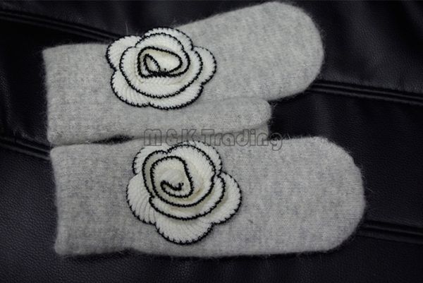 3 colors wool knitted gloves camellia hand made solid colors elegant ladies mittens flower crochet soft warm gloves grey colors, Blue;gray
3 colors wool knitted gloves camellia hand made solid colors elegant ladies mittens flower crochet soft warm gloves grey colors, Blue;gray