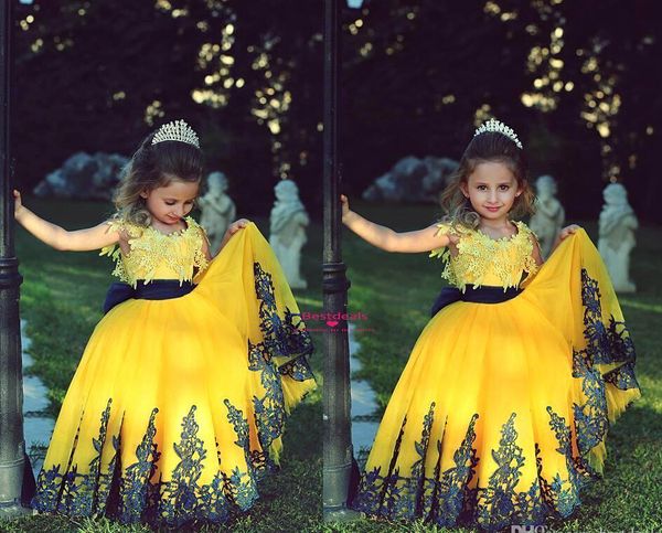 2021 cute yellow princess ball gown flower girls dresses with short cap sleeves crew neck black lace appliques girls pageant dresses, White;blue
2021 cute yellow princess ball gown flower girls dresses with short cap sleeves crew neck black lace appliques girls pageant dresses, White;blue