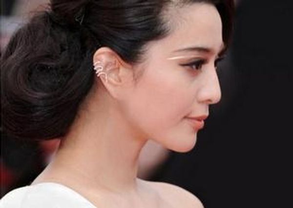same style earring with stars, no ear hole needed, unisex, anti-allergic, fasion style,hign quality and ing, Silver
same style earring with stars, no ear hole needed, unisex, anti-allergic, fasion style,hign quality and ing, Silver