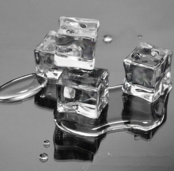 wholesale-50pcs wedding party display artificial acrylic ice cubes crystal clear decoration
wholesale-50pcs wedding party display artificial acrylic ice cubes crystal clear decoration