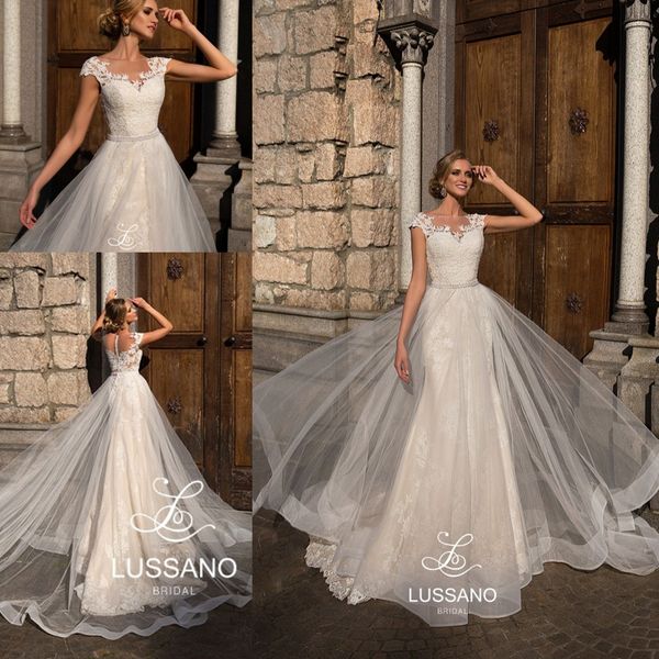 elegant lace appliqued mermaid wedding dresses with peplum cap sleeves sheer scoop neck long wedding gowns church, White
elegant lace appliqued mermaid wedding dresses with peplum cap sleeves sheer scoop neck long wedding gowns church, White