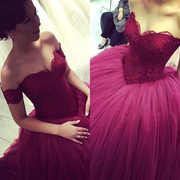 2018 vintage backless puffy prom dresses off shoulder sweetheart neckline ball gown burgundy lace tulle plus size evening gowns, Black
2018 vintage backless puffy prom dresses off shoulder sweetheart neckline ball gown burgundy lace tulle plus size evening gowns, Black