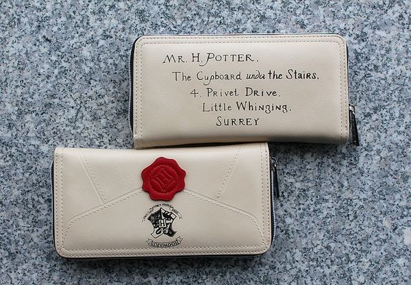 harry potter letter zip around wallet pu long fashion women wallets purse lady party wallet female card holder, Red;black
harry potter letter zip around wallet pu long fashion women wallets purse lady party wallet female card holder, Red;black