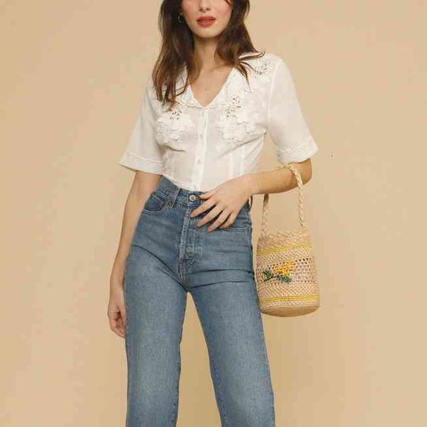 women's blouses & shirts cotton embroidered shirt, white french style, retro, european and american, in summer 2021
women's blouses & shirts cotton embroidered shirt, white french style, retro, european and american, in summer 2021