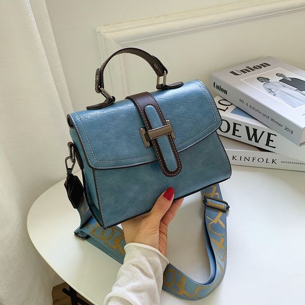 foreign trade messenger portable bag 2021 fashion european and american ladies square shoulder diagonal single retro new small sdeco
foreign trade messenger portable bag 2021 fashion european and american ladies square shoulder diagonal single retro new small sdeco