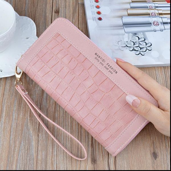 fashion ladies long wallet zipper crocodile pattern stitching clutch bag large capacity soft leather mobile phone, Red;black
fashion ladies long wallet zipper crocodile pattern stitching clutch bag large capacity soft leather mobile phone, Red;black