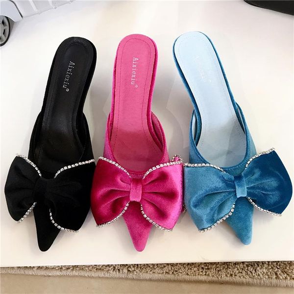 slippers 2022 spring pointed toe stiletto heel kitten heels bow heel-for women satin round head version red sandals, Black
slippers 2022 spring pointed toe stiletto heel kitten heels bow heel-for women satin round head version red sandals, Black