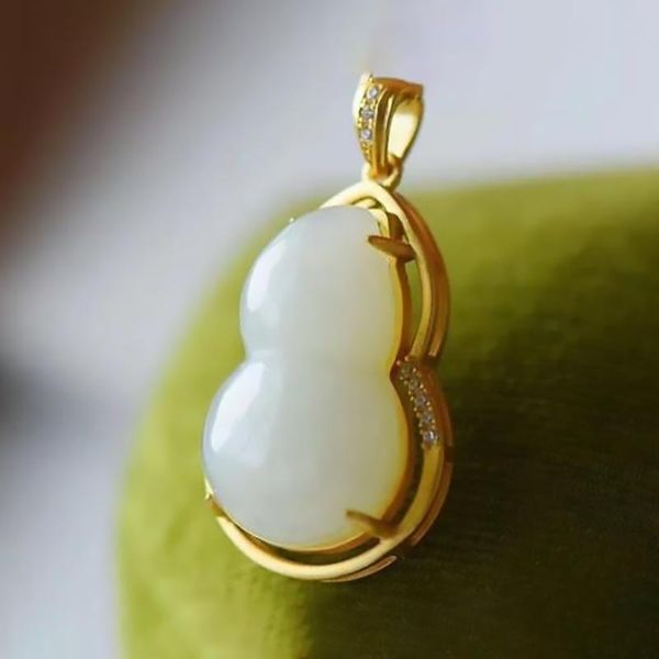 chains inlaid natural hetian white jade treasure gourd necklace pendant for ladies simple luxury jewelry daily accessories, Silver
chains inlaid natural hetian white jade treasure gourd necklace pendant for ladies simple luxury jewelry daily accessories, Silver