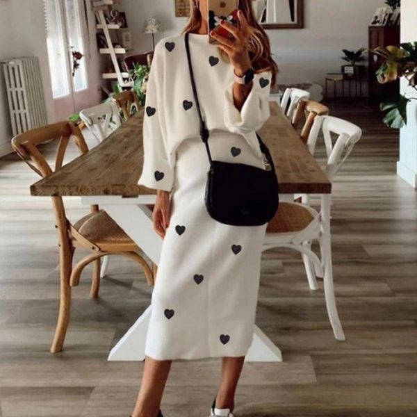 casual dresses 2021 ladies fashion black heart-shaped print round neck long sleeve temperament dress, Black;gray
casual dresses 2021 ladies fashion black heart-shaped print round neck long sleeve temperament dress, Black;gray