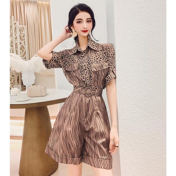 women's tracksuits women 's suit 2021 summer young and middle-aged korean leopard print short-sleeved shirt + shorts two - piece s, Gray
women's tracksuits women 's suit 2021 summer young and middle-aged korean leopard print short-sleeved shirt + shorts two - piece s, Gray