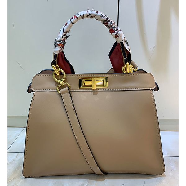 design new fashion all-match lady messenger bag leather metal designer handbag
design new fashion all-match lady messenger bag leather metal designer handbag