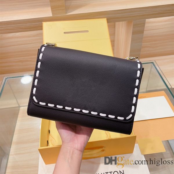 Twist MM and Twist' One Handle 2021 Fashion Bag Novel Classic Handbag Shoulder Bags Luxury Big Brand Spring Summer Trend Women Purse La
Twist MM and Twist' One Handle 2021 Fashion Bag Novel Classic Handbag Shoulder Bags Luxury Big Brand Spring Summer Trend Women Purse La