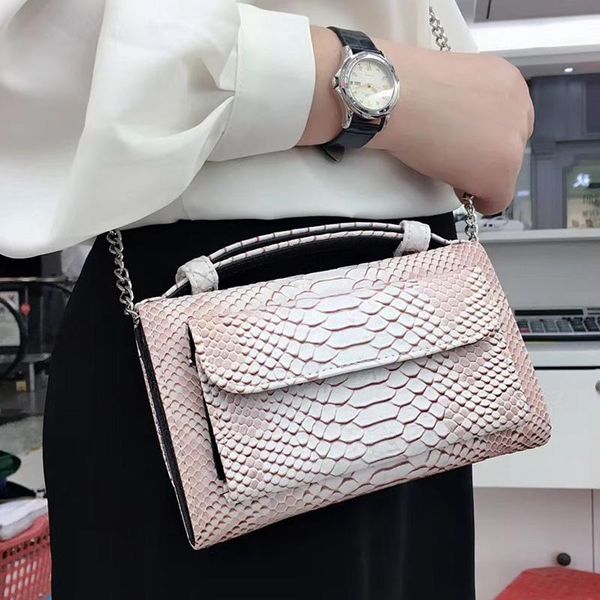 wallets m series women long wallet chain clutch purses crocodile pattern coin purse card holder ostrich leather party bag, Red;black
wallets m series women long wallet chain clutch purses crocodile pattern coin purse card holder ostrich leather party bag, Red;black