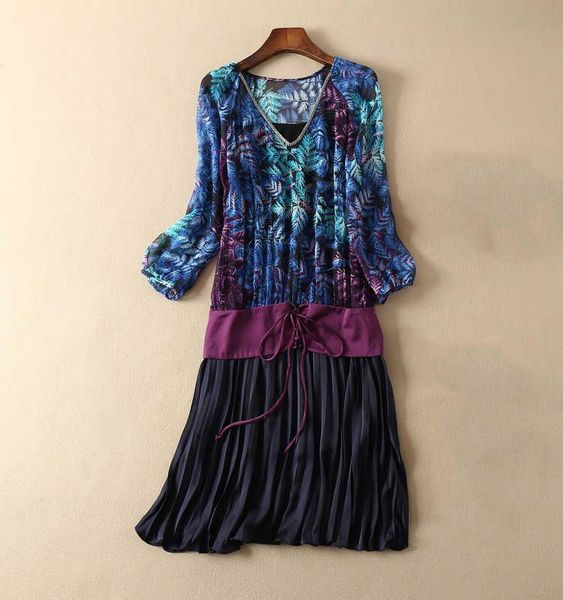 casual dresses magebop 2021 ladies stylish silk printed long sleeve v neck patchwork midi pleated dress with lace up waist & lining, Black;gray
casual dresses magebop 2021 ladies stylish silk printed long sleeve v neck patchwork midi pleated dress with lace up waist & lining, Black;gray