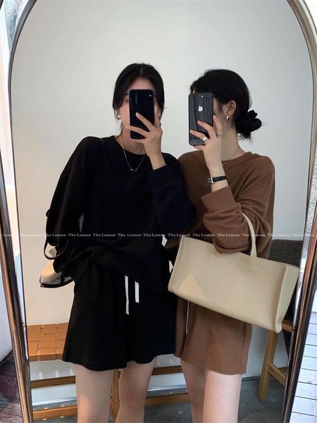 women's tracksuits fashion knitted set o-neck short pants suit elegant office casual loose street wear female spring autumn 2021, Gray
women's tracksuits fashion knitted set o-neck short pants suit elegant office casual loose street wear female spring autumn 2021, Gray