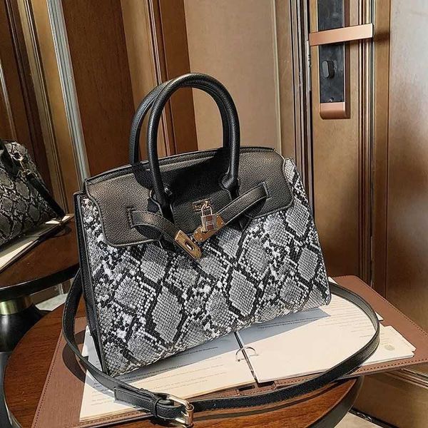 women luxurys designers bags 2021 designer handbags multi pochette crossbody bag zhouzhoubao123 louisbags_18 hanghhangbag factory snake l284
women luxurys designers bags 2021 designer handbags multi pochette crossbody bag zhouzhoubao123 louisbags_18 hanghhangbag factory snake l284