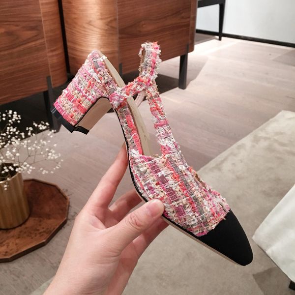 2021 good quality fashion women luxurys designers shoes designer sandals womens luxury high heels sandal dress shoess with box size 35-40 -g, Black
2021 good quality fashion women luxurys designers shoes designer sandals womens luxury high heels sandal dress shoess with box size 35-40 -g, Black