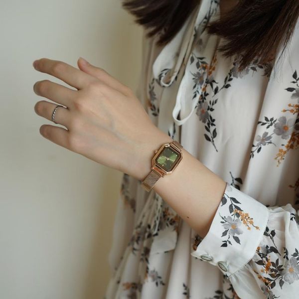 wristwatches ladies rectangular quartz watch waterproof stainless steel design retro art simple trend fashion jewelry, Slivery;brown
wristwatches ladies rectangular quartz watch waterproof stainless steel design retro art simple trend fashion jewelry, Slivery;brown