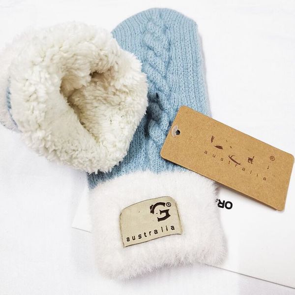 designer letter gloves winter autumn fashion women cashmere mittens glove with lovely fur ball outdoor sport warm winters glovess 334, Blue;gray
designer letter gloves winter autumn fashion women cashmere mittens glove with lovely fur ball outdoor sport warm winters glovess 334, Blue;gray