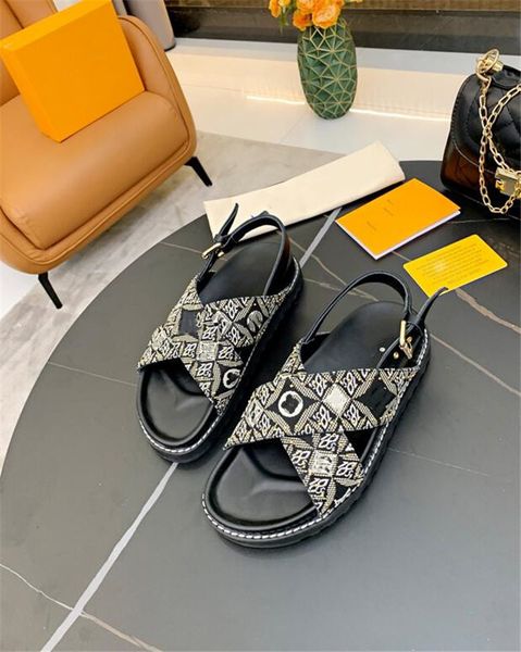 sandals fashion women's casual summer leather beach shoes female peep toe slippers printing woman sandal l33072, Black
sandals fashion women's casual summer leather beach shoes female peep toe slippers printing woman sandal l33072, Black