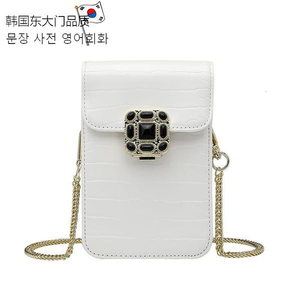 handbag live broadcast stone pattern mobile phone bag 2021 summer metal chain oblique span small girl, Black;red
handbag live broadcast stone pattern mobile phone bag 2021 summer metal chain oblique span small girl, Black;red