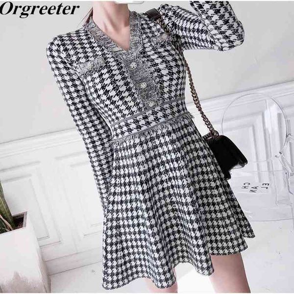 elegant ol knit dress fall winter black houndstooth long sleeve v-neck casual button tassel trim sweater dresses female 210525, Black;gray
elegant ol knit dress fall winter black houndstooth long sleeve v-neck casual button tassel trim sweater dresses female 210525, Black;gray